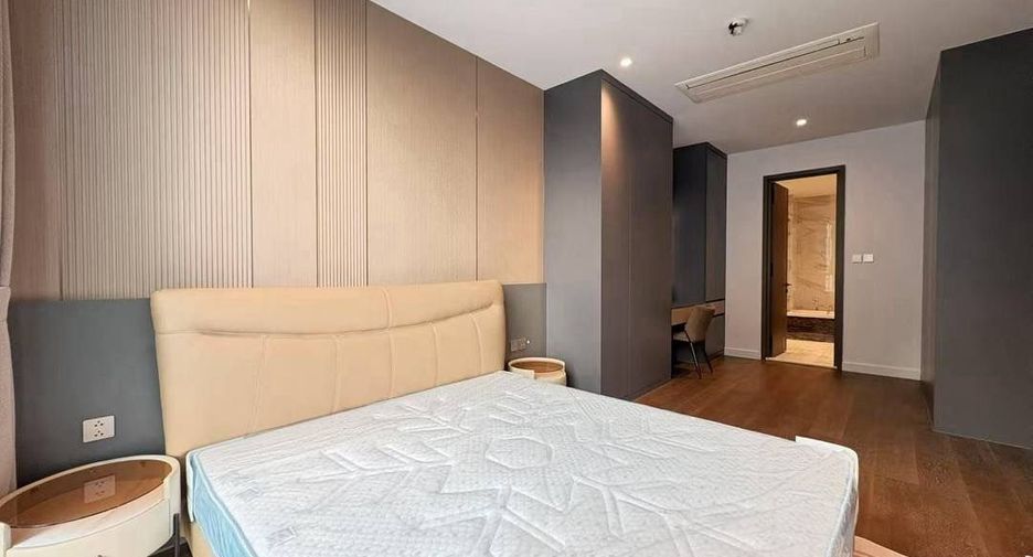 For rent 3 bedrooms condo in Sathon, Bangkok