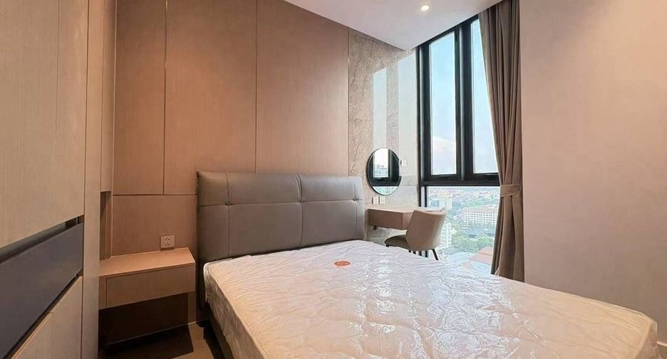 For rent 3 bedrooms condo in Sathon, Bangkok
