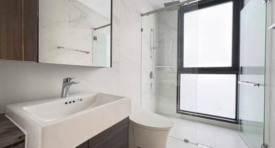 For rent 3 bedrooms condo in Sathon, Bangkok