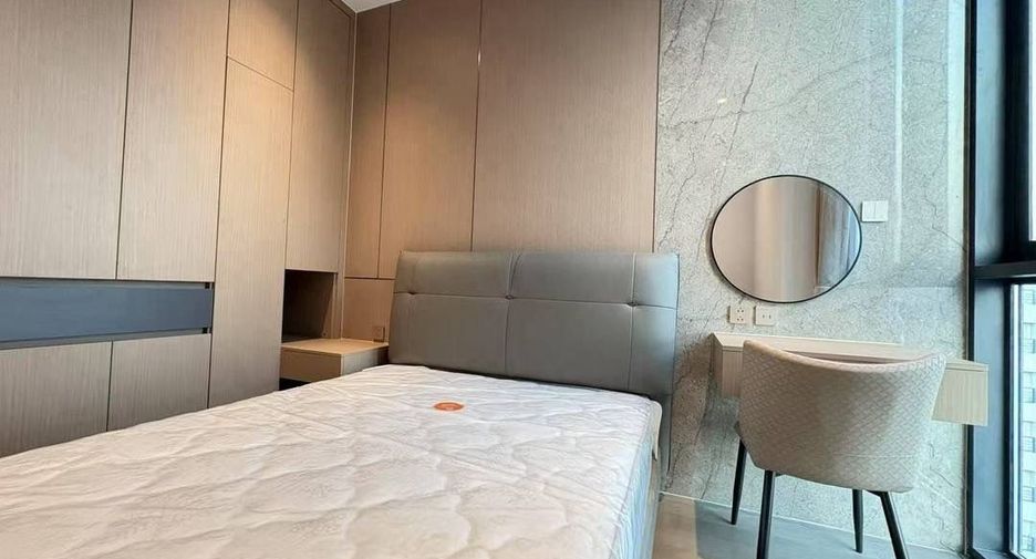 For rent 3 bedrooms condo in Sathon, Bangkok