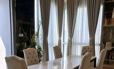 Condo en alquiler y en venta de 4 habitaciones en Watthana, Bangkok