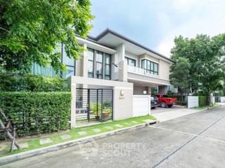 For sale 4 bedrooms house in Taling Chan, Bangkok