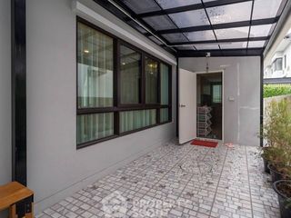 For sale 4 bedrooms house in Taling Chan, Bangkok