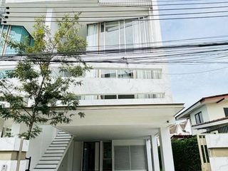 Reihenhaus zur Miete und zum Kauf mit 3 Zimmer in Chatuchak, Bangkok