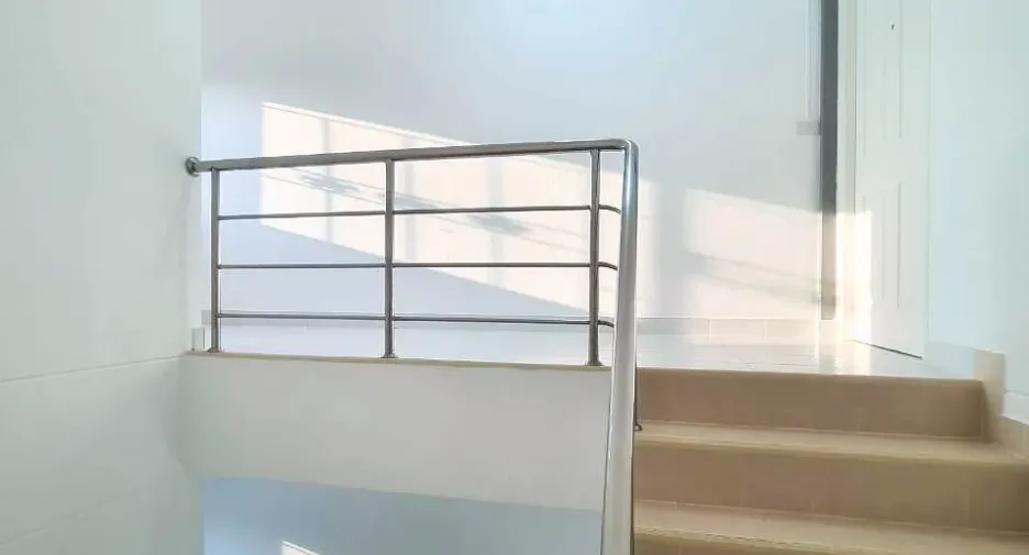 Reihenhaus zum Kauf mit 2 Zimmer in Sam Phran, Nakhon Pathom