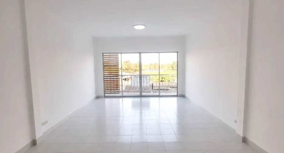Reihenhaus zum Kauf mit 2 Zimmer in Sam Phran, Nakhon Pathom
