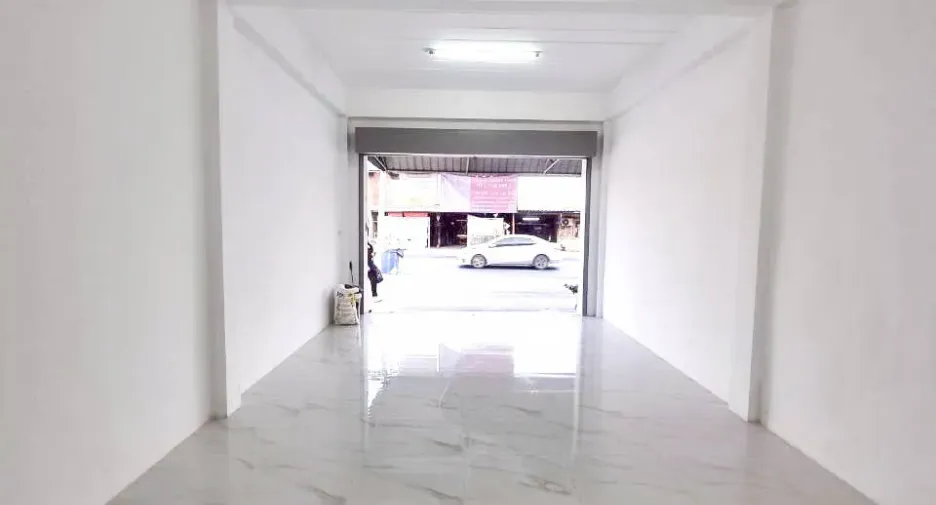 Reihenhaus zum Kauf mit 2 Zimmer in Sam Phran, Nakhon Pathom