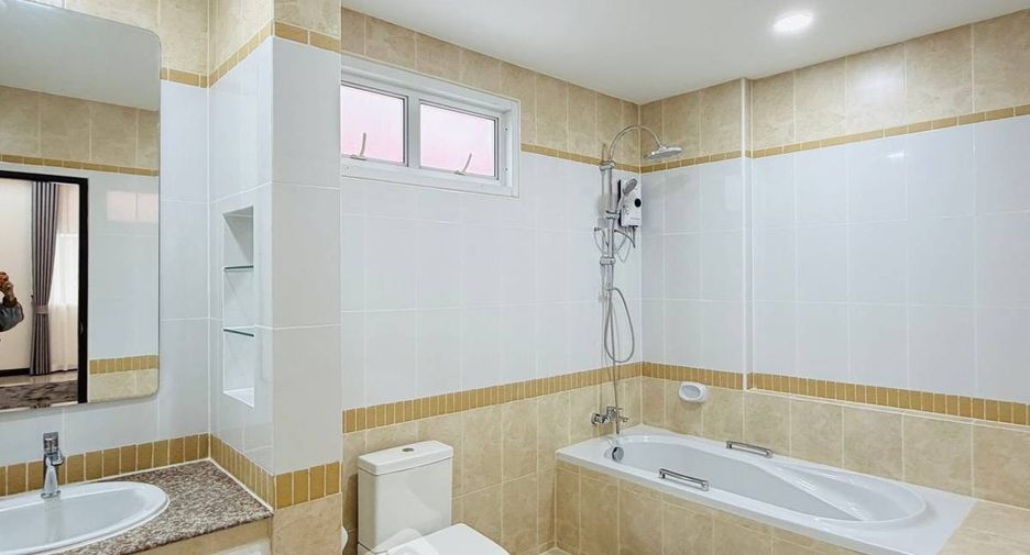 For sale 3 bedrooms house in Bang Lamung, Chonburi