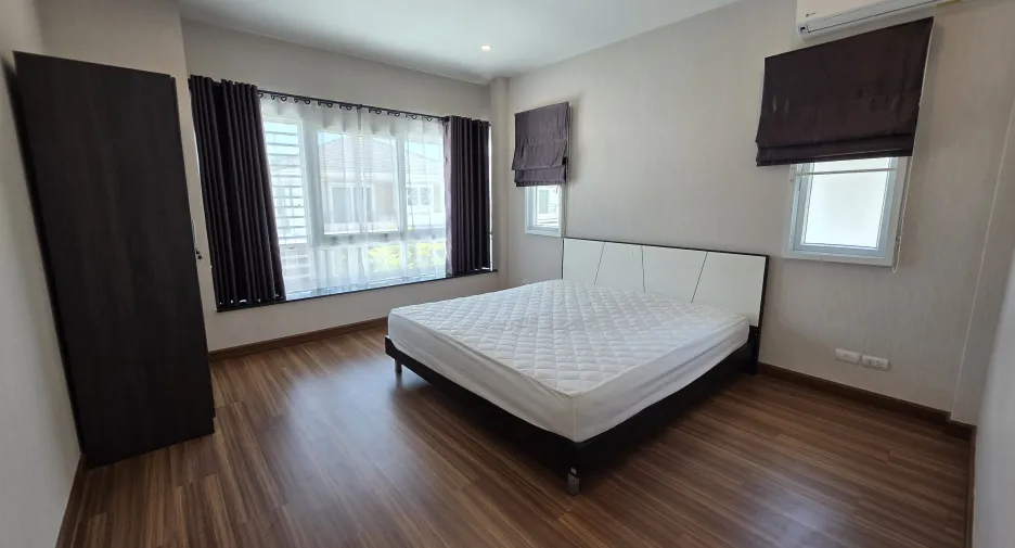 For rent 3 bedrooms house in Ban Khai, Rayong