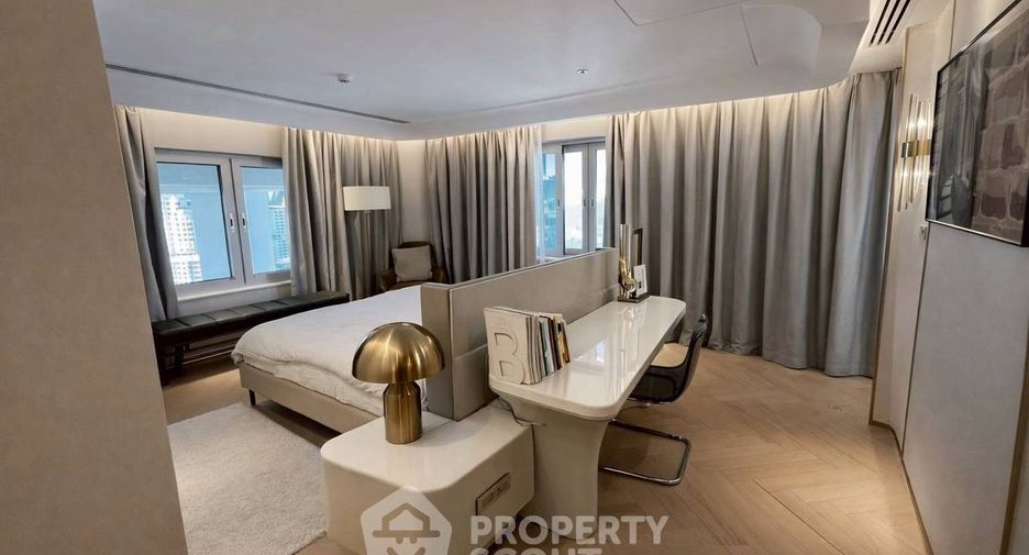 For sale 3 bedrooms condo in Khlong Toei, Bangkok