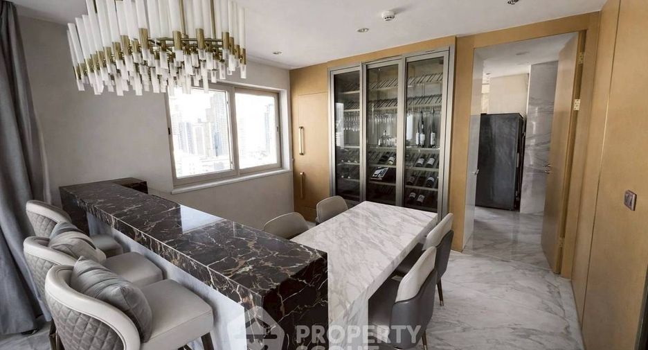 For sale 3 bedrooms condo in Khlong Toei, Bangkok