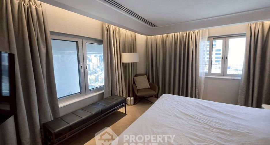 For sale 3 bedrooms condo in Khlong Toei, Bangkok