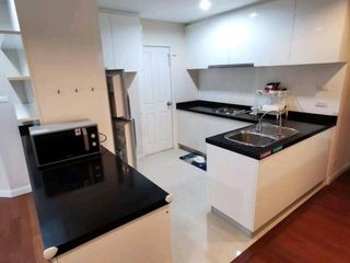 For sale 3 bedrooms condo in Huai Khwang, Bangkok