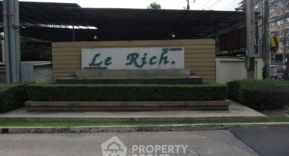 For sale 2 bedrooms condo in Yan Nawa, Bangkok