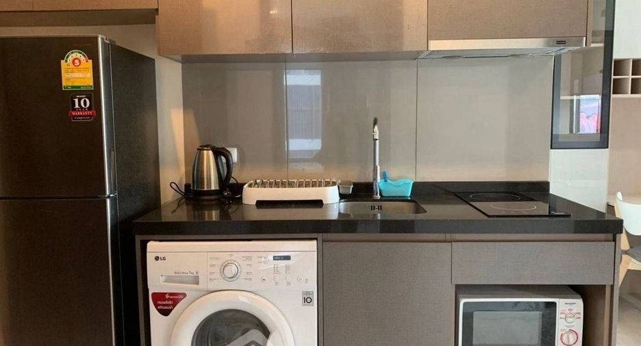For rent and for sale 2 bedrooms condo in Huai Khwang, Bangkok