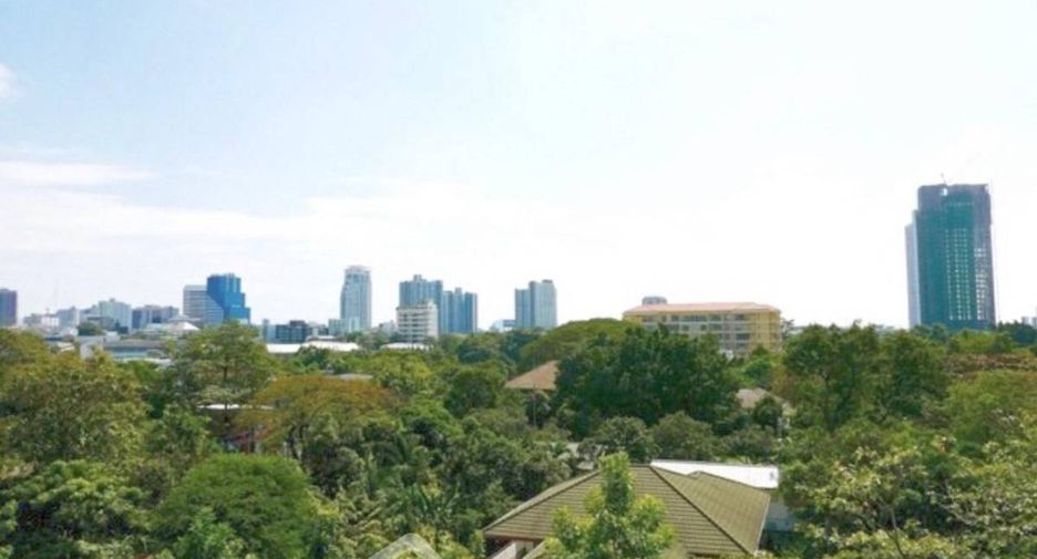 For sale 1 bed condo in Khlong Toei, Bangkok
