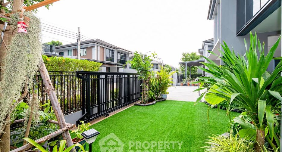 For rent and for sale 4 bedrooms house in Bang Kapi, Bangkok