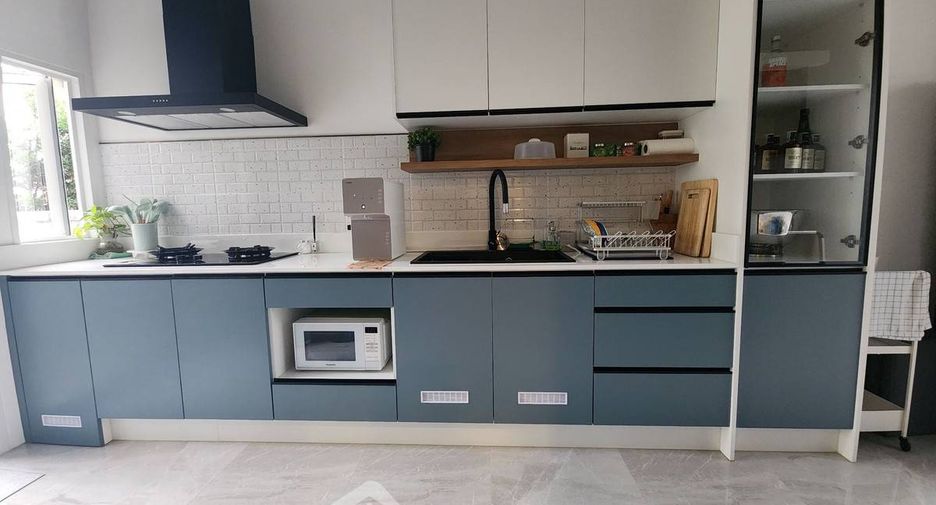 For sale 4 bedrooms house in Khlong Sam Wa, Bangkok