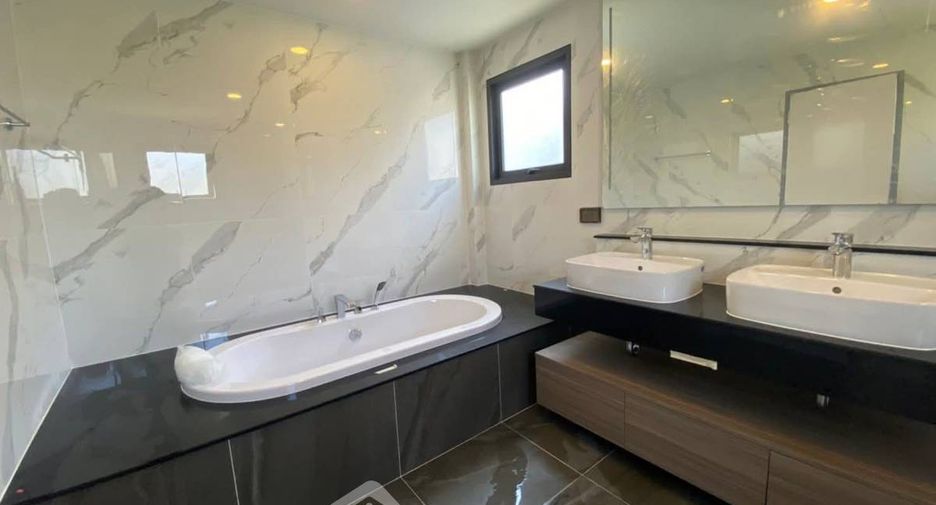 For sale 4 bedrooms house in Prawet, Bangkok