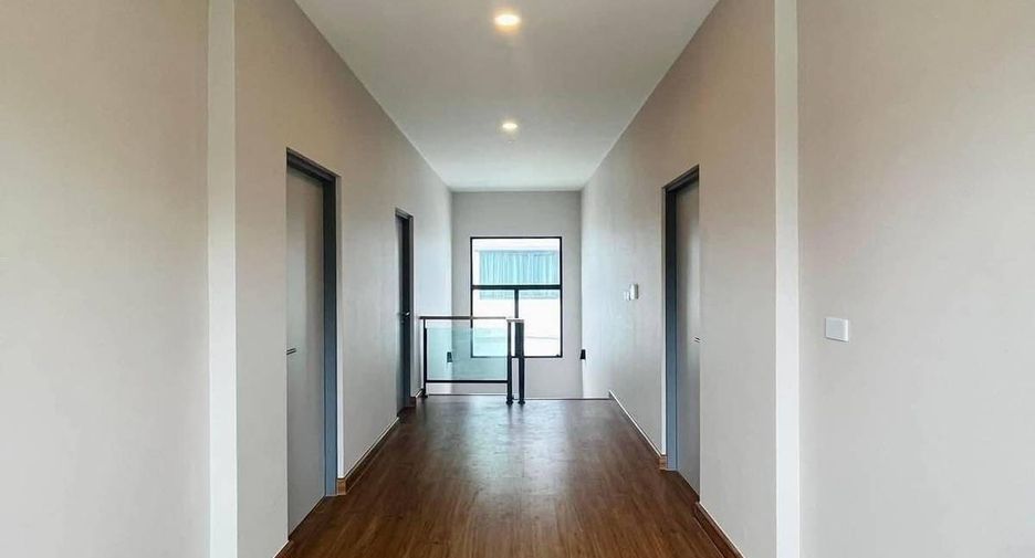 For sale 4 bedrooms house in Prawet, Bangkok