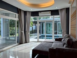 Haus zur Miete und zum Kauf mit 5 Zimmer in Lat Krabang, Bangkok