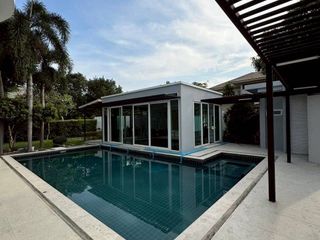 Haus zur Miete und zum Kauf mit 5 Zimmer in Lat Krabang, Bangkok