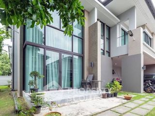 For sale 4 bedrooms house in Taling Chan, Bangkok