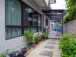 For sale 4 bedrooms house in Taling Chan, Bangkok