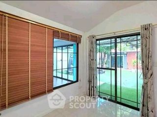 Haus zur Miete und zum Kauf mit 4 Zimmer in Sai Mai, Bangkok