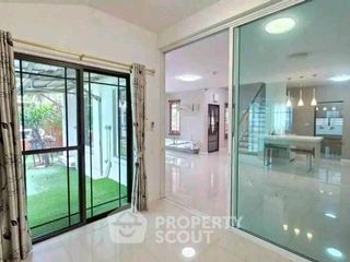 Haus zur Miete und zum Kauf mit 4 Zimmer in Sai Mai, Bangkok