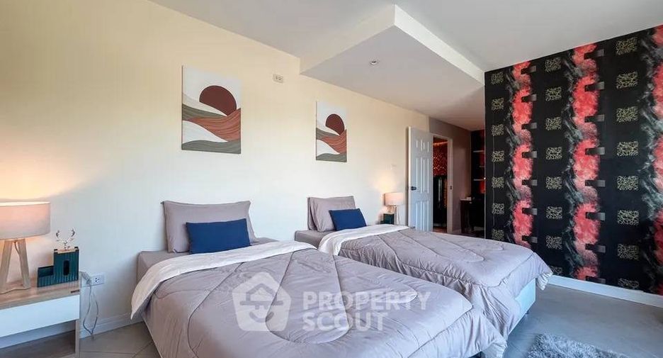 For sale 3 bedrooms condo in Pratumnak, Pattaya