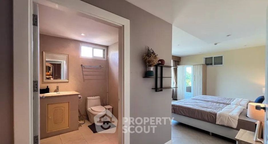 For sale 3 bedrooms condo in Pratumnak, Pattaya