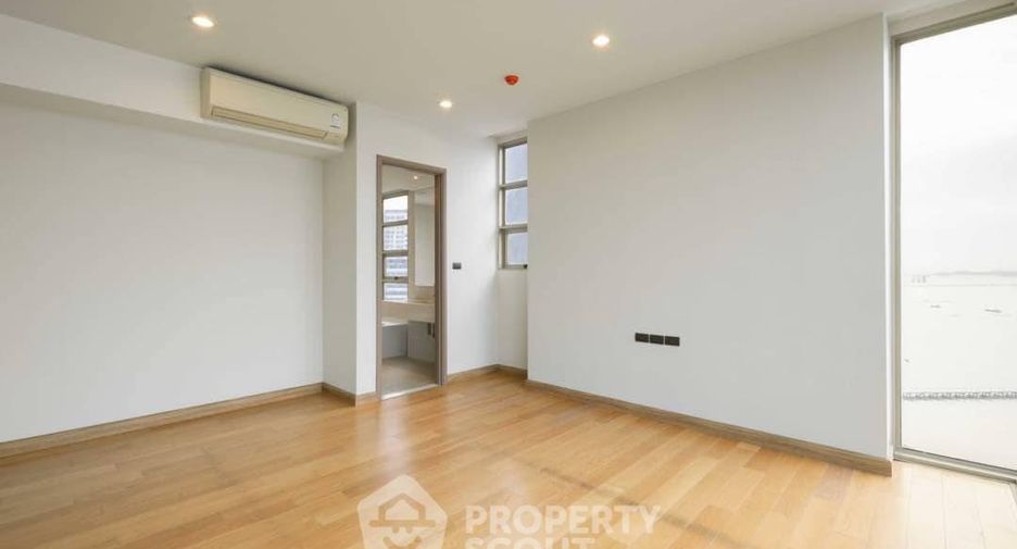 For sale 2 bedrooms condo in Si Racha, Chonburi