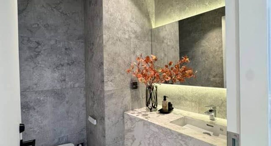 For sale 4 bedrooms condo in Ratchathewi, Bangkok