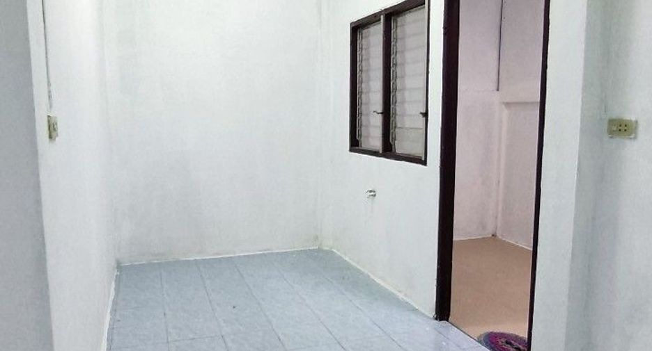 For sale 2 bedrooms townhouse in Si Maha Phot, Prachin Buri