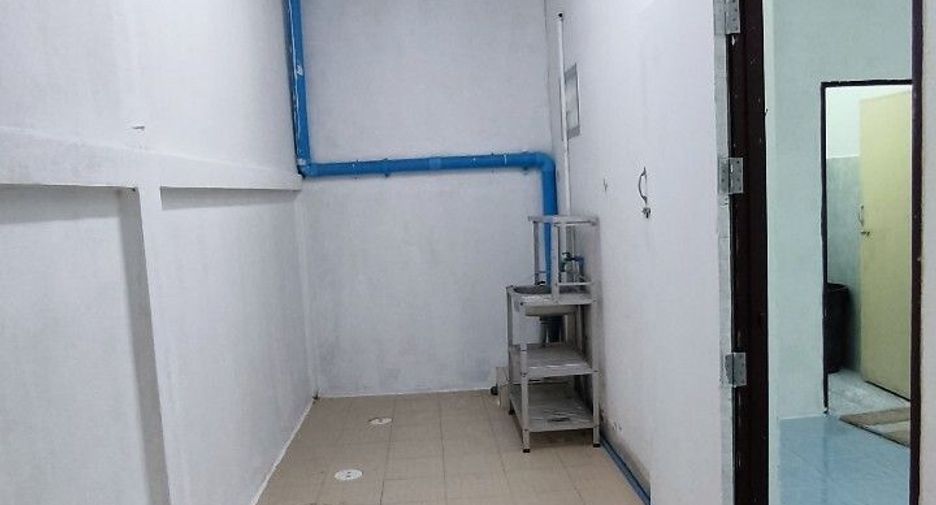 For sale 2 bedrooms townhouse in Si Maha Phot, Prachin Buri
