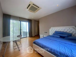 For sale 4 bedrooms house in Huai Khwang, Bangkok