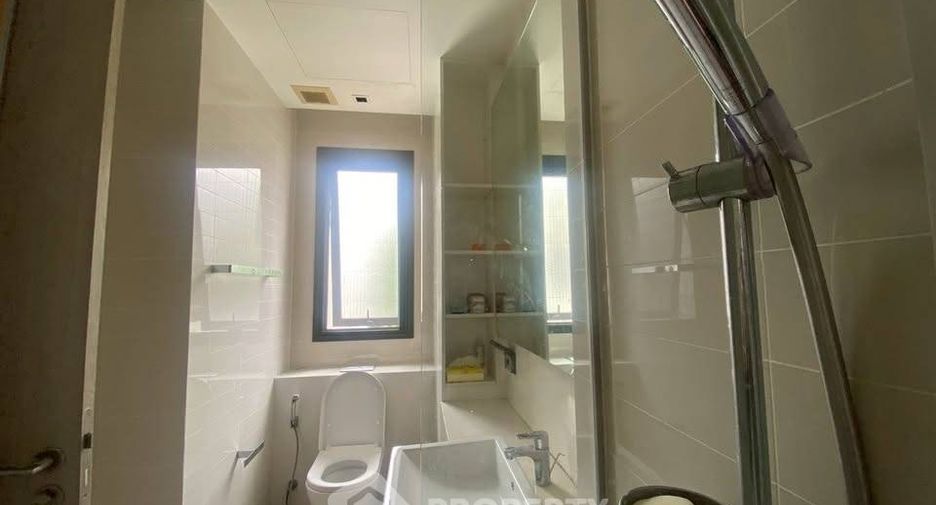 Casa en venta de 4 habitaciones en Huai Khwang, Bangkok
