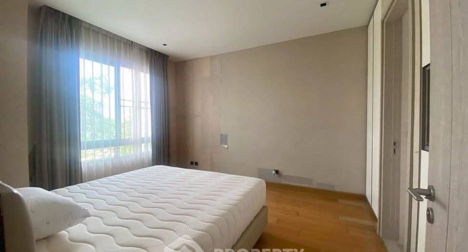 Casa en venta de 4 habitaciones en Huai Khwang, Bangkok