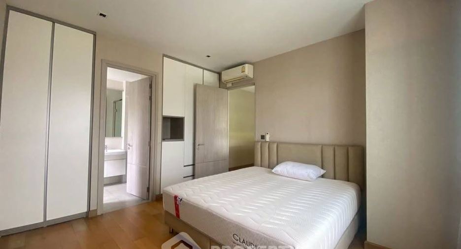 Casa en venta de 4 habitaciones en Huai Khwang, Bangkok