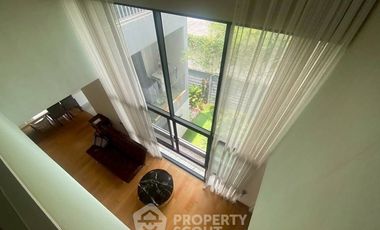 For sale 4 bedrooms house in Huai Khwang, Bangkok