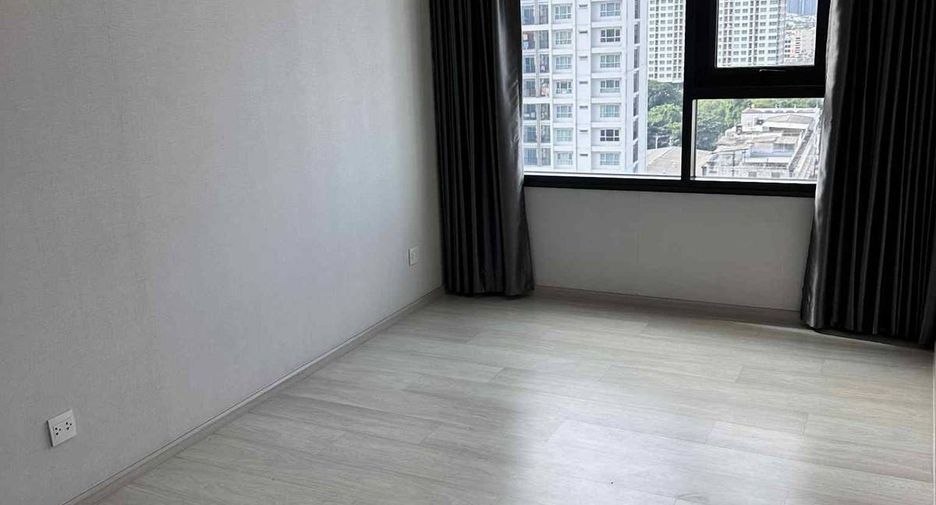 For sale 2 bedrooms condo in Bang Phlat, Bangkok