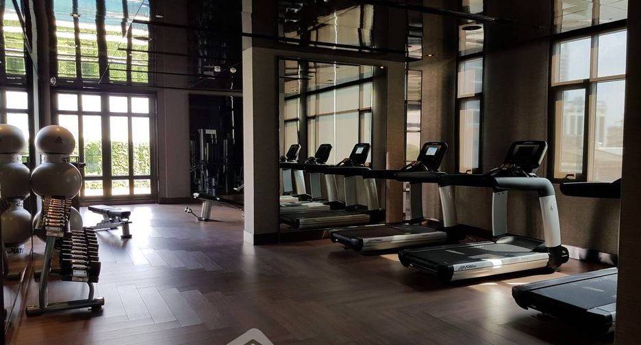 For sale 3 bedrooms condo in Khlong Toei, Bangkok