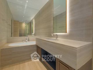 Condo en venta de 3 habitaciones en Khlong Toei, Bangkok