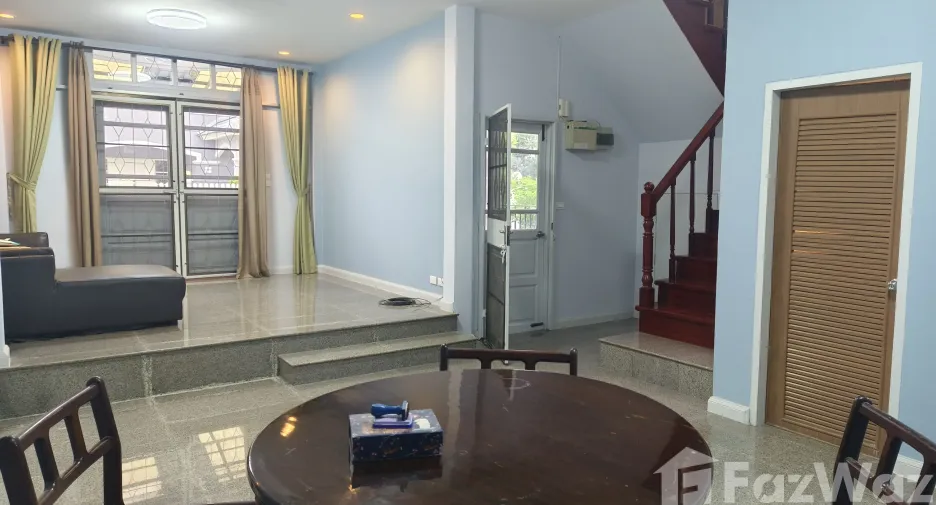 For rent 4 bedrooms house in Mueang Nonthaburi, Nonthaburi