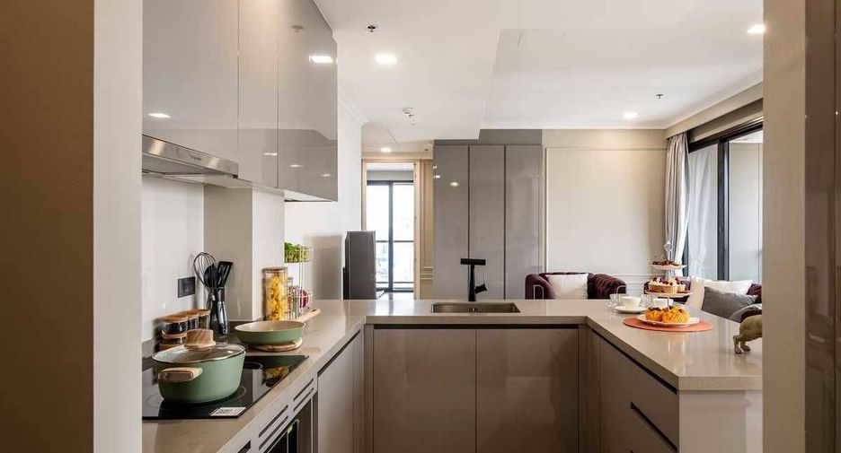For sale 3 bedrooms condo in Ratchathewi, Bangkok