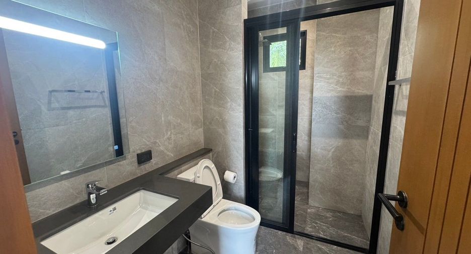 For sale 5 bedrooms house in Mueang Surat Thani, Surat Thani