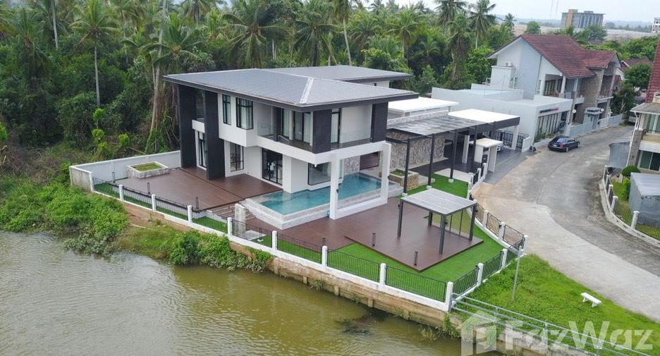 For sale 5 bedrooms house in Mueang Surat Thani, Surat Thani