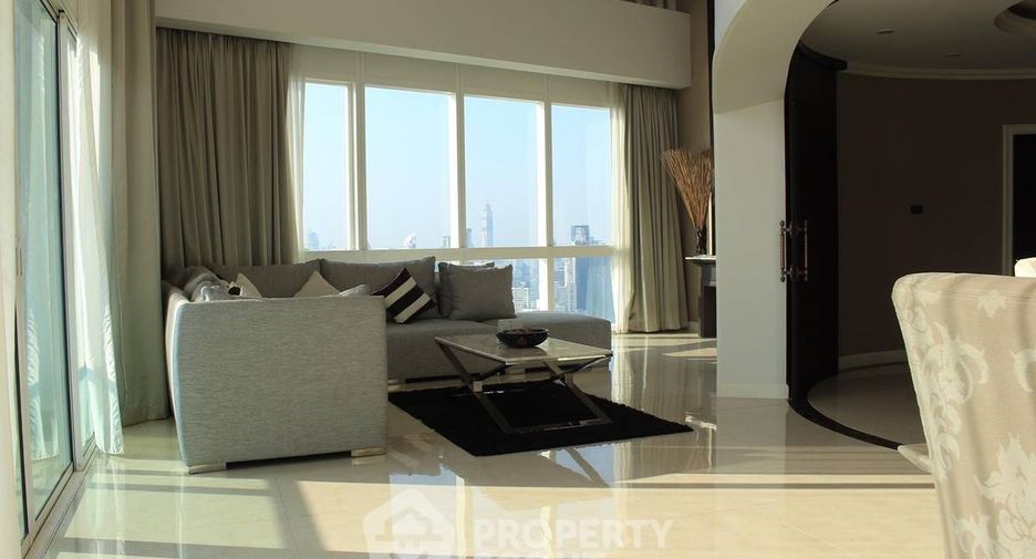 Condo en alquiler y en venta de 4 habitaciones en Khlong Toei, Bangkok