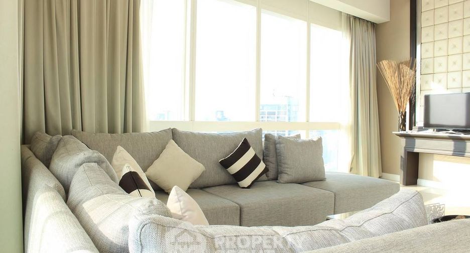 Condo en alquiler y en venta de 4 habitaciones en Khlong Toei, Bangkok